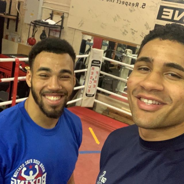 ⭐️Our ambassadors @deliciousboxing and @conner_tudsbury have completed their last day of 'Train Like a GB Boxer 2'.

The pair of future stars have been coaching young fighters out of @mosssidefirestationboxingclub and showing them what it's really like at @teamgb 

@mosssidefirebox 
@nigeltraviscc