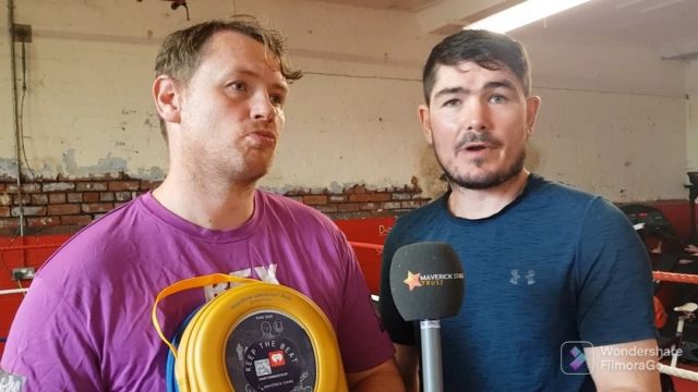 🔥 @jennings_gym in Lancashire is the latest of 50 boxing clubs to be awarded with a defibrillator as part of Maverick Stars Trust's 'Keep the Beat' campaign.

The nationwide initiative is supporting clubs that may otherwise struggle to buy the vital piece of equipment. @englandboxingofficial insists all clubs must have a defib in place by June of this year. Sudden cardiac arrest in young people – including high-profile athletes – has increasingly been making headlines in recent years. Each year in the UK there are more than 30,000 ‘out-of-hospital’ cardiac arrests.

Dave Jennings and former world title challenger @mikejennings1, oversee a bustling gym in Chorley full of talented amateur and professional fighters. A series of community initiatives are also delivered at the club including training and education for children at risk of exclusion from school, and sessions for people in recovery from addictions.

#boxing #kambososhaney #ogawacordina @aprilhunterboxing @jazzadickens10 @conner_tudsbury @deliciousboxing @kezzad8 @chancam91 @jackcullen1461 @chrisingramrally #cpr #defibrillator