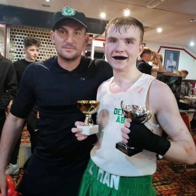 🌠 Two years ago, Ethan told @derrymathews1 that he wanted to box.

He worked tirelessly in the gym and managed to lose just under ten stone.

On Saturday, he emerged victorious in his amateur debut and won Boxer of the Night!

#boxing | #weightloss | #inspiration | @deliciousboxing | @kezzad8 | @conner_tudsbury | @chrisingramrally | @aprilhunterboxing | @chancam91 | #BryanDubois